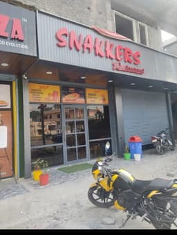 Quick Bites Near Me β Anandpur Sahib | Snakkers Outlet