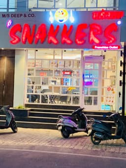 Quick Bites Near Me β Ludhiana Pakhowal Road | Snakkers Outlet