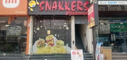 Quick Bites Near Me β Malout | Snakkers Outlet