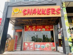 Quick Bites Near Me β Mansa | Snakkers Outlet