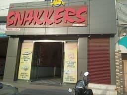Quick Bites Near Me β Moga | Snakkers Outlet