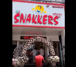 Quick Bites Near Me β khanna | Snakkers Outlet