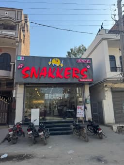 Quick Bites Near Me β Maur Mandi | Snakkers Outlet